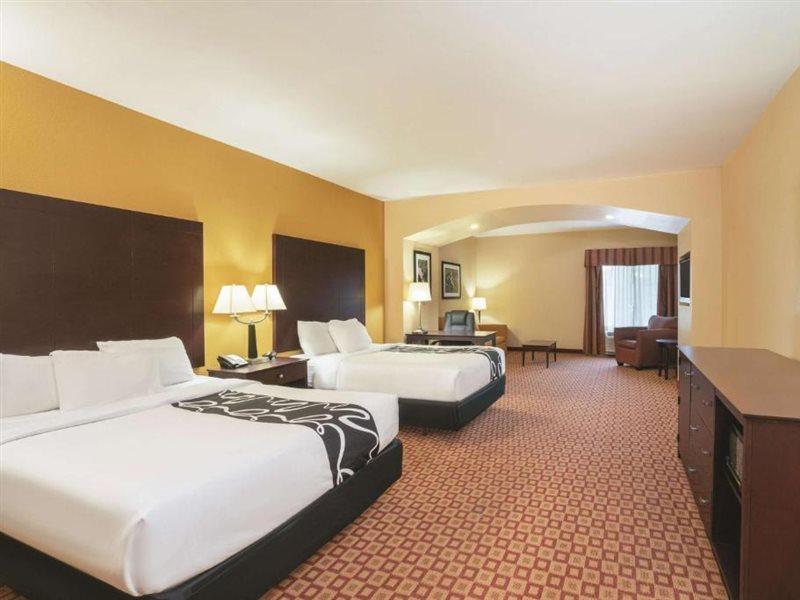 Comfort Inn & Suites Verona At Turning Stone Resort Casino Exterior foto