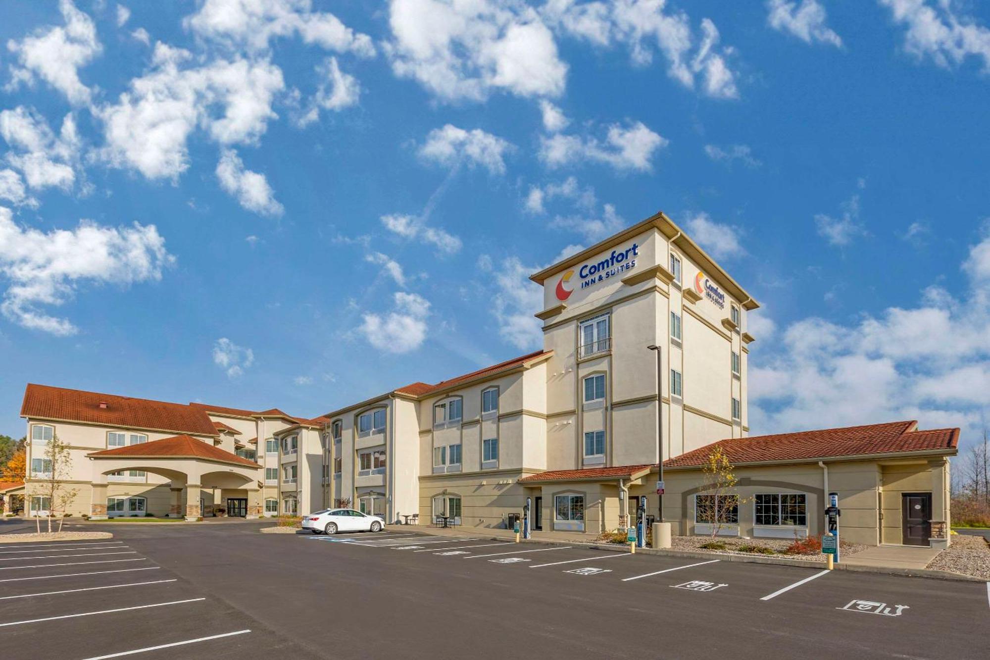 Comfort Inn & Suites Verona At Turning Stone Resort Casino Exterior foto